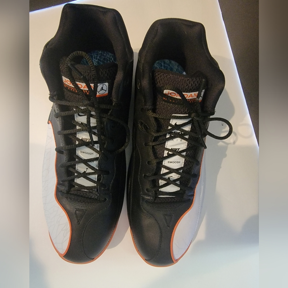 Mens jordans like new Size 12